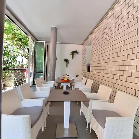 Della Motta 3* ベラーリア・イジェア・マリーナ