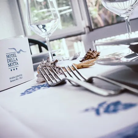 Della Motta 3* ベラーリア・イジェア・マリーナ