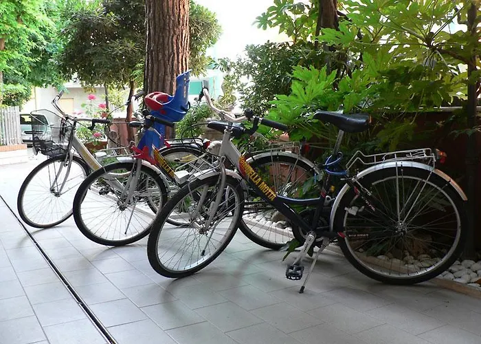 Della Motta 3* ベラーリア・イジェア・マリーナ